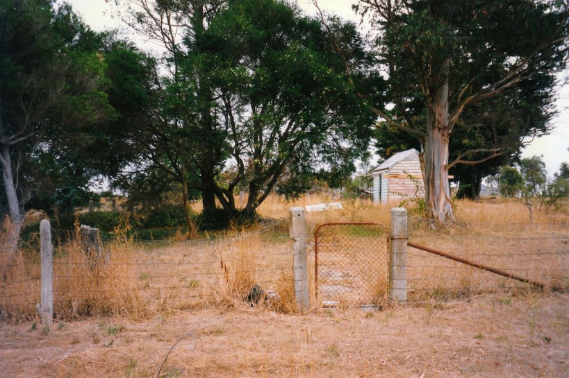 01-06-1998 05 gate to old Haddon school residence.jpg
