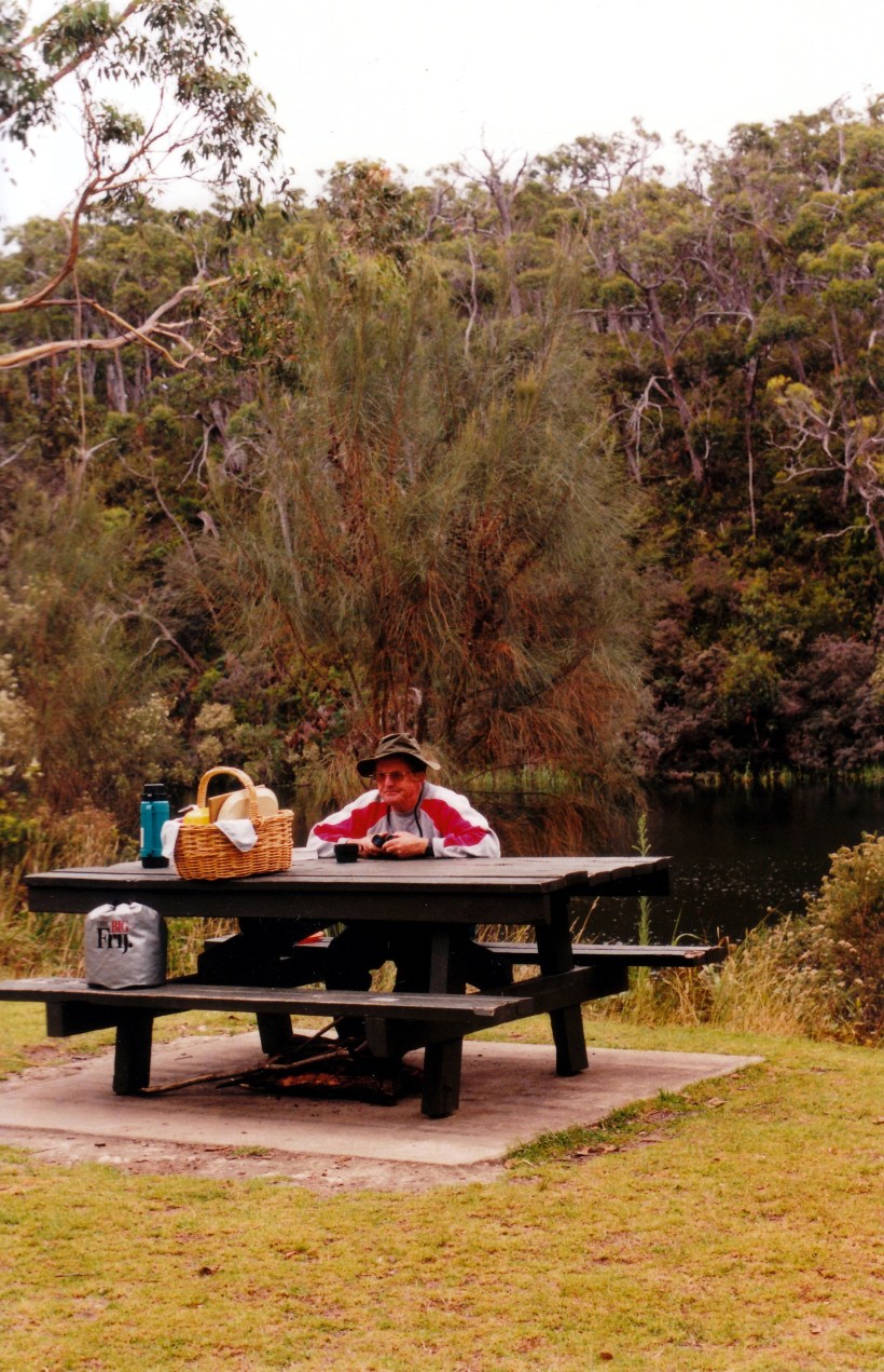 01-30-1998 03 lunch Battersbys Landing Lower Glenelg NP.jpg