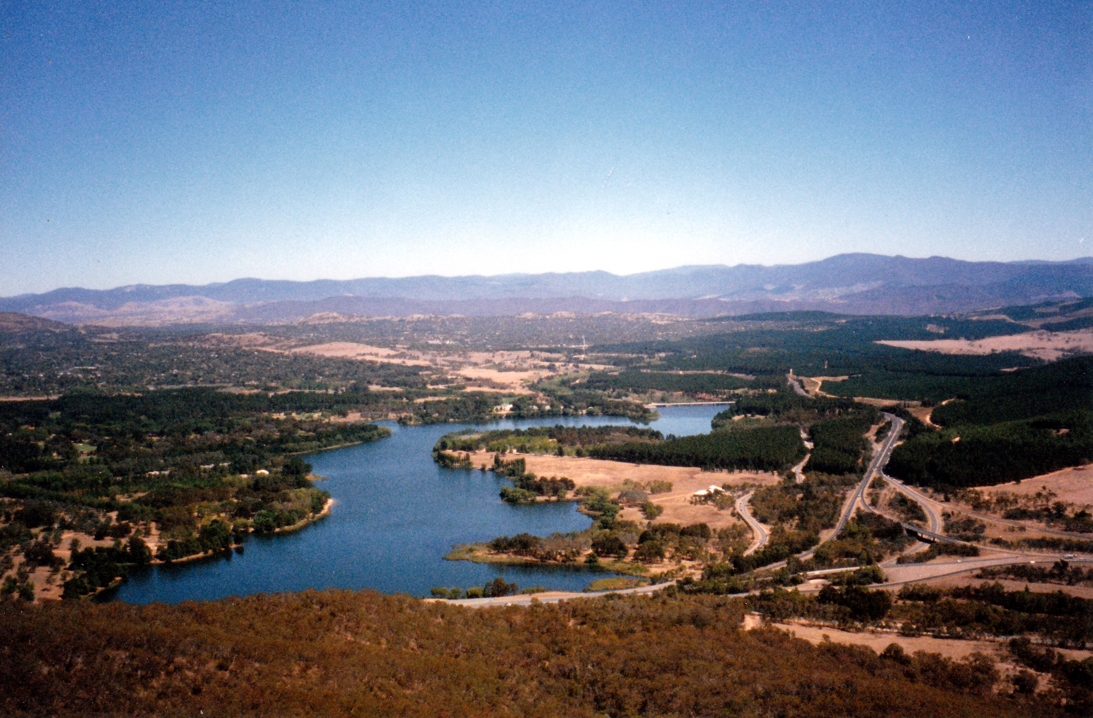 03-09-1998 04 west end Lake Burley Griffin, Yarralumla, Scrivener Dam.jpg