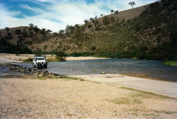 03-24-1998-01-crossing-murrumbidgee-r