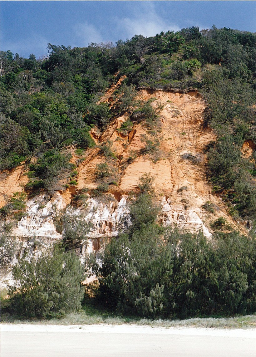 04-20-1998 coloured sands teewah beach.jpg
