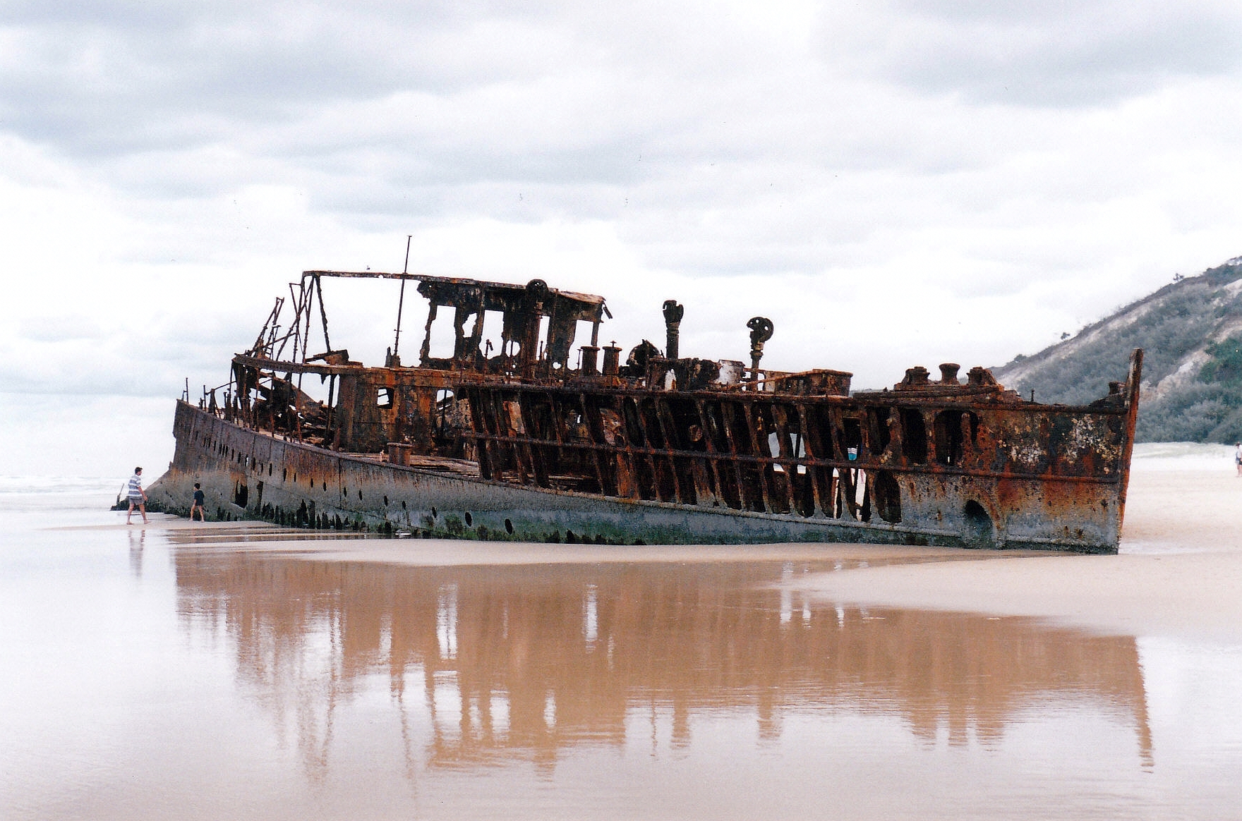05-11-1998 06 Maheno wreck.jpg