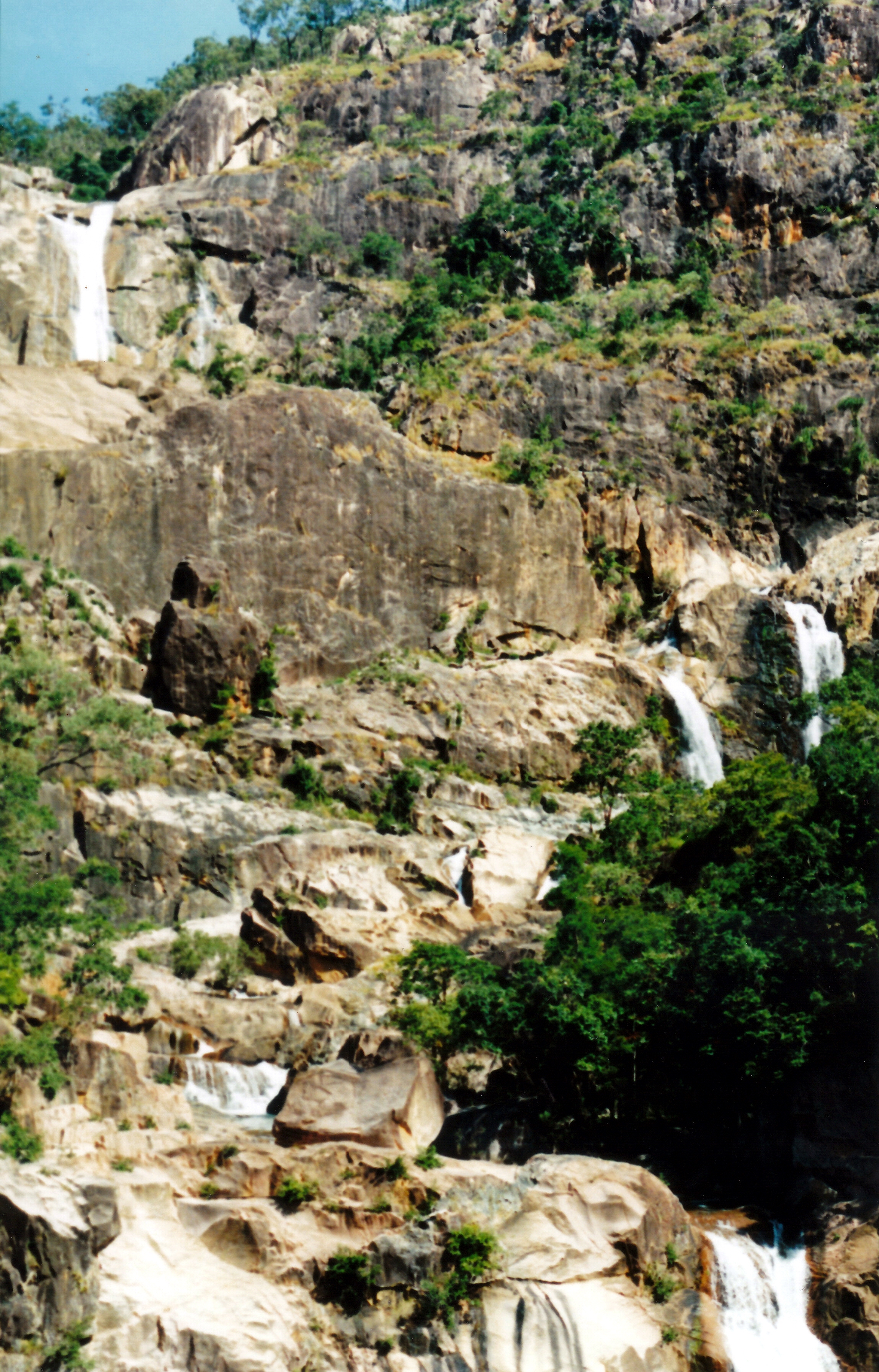 05-28-1998-02-jourama-falls-top