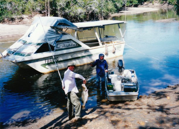 07-16-1998 01 des john barra mud crab.jpg