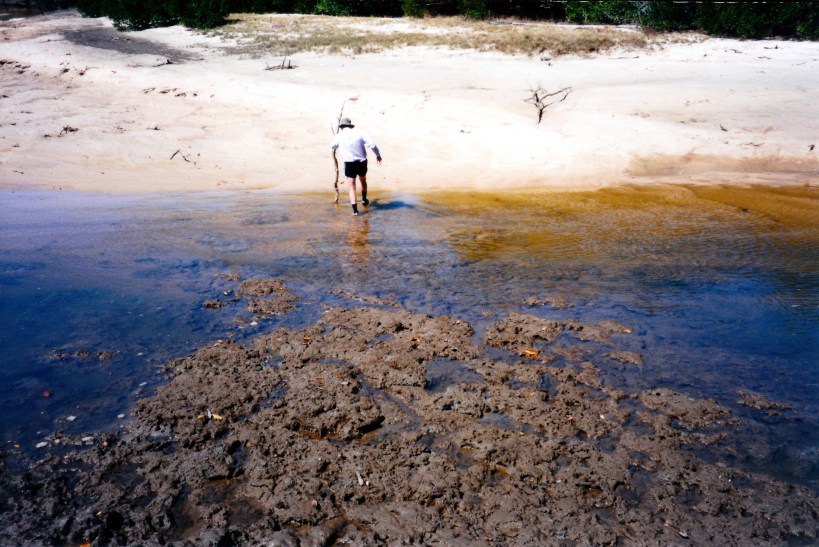 07-18-1998 04 john crossing at low tide.jpg