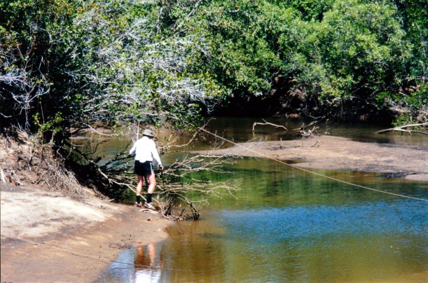 07-18-1998 05 John extricating rod.jpg