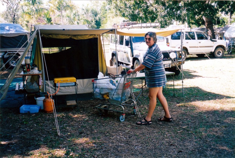 07-27-1998 shopping weipa camp.jpg