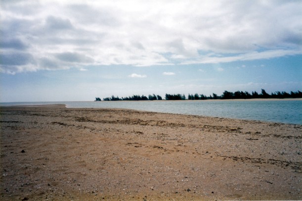 08-01-1998 03 river mouth nth of Vrilya Point.jpg