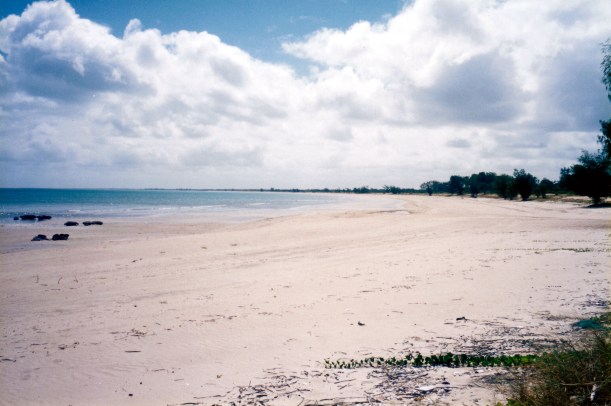 08-02-1998 beach at Vrilya Point.jpg