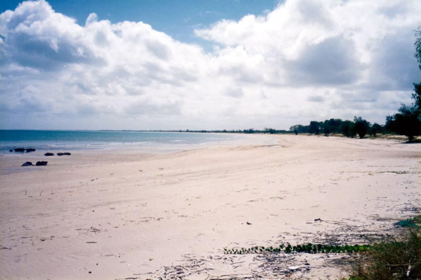 08-02-1998 beach at Vrilya Point.jpg