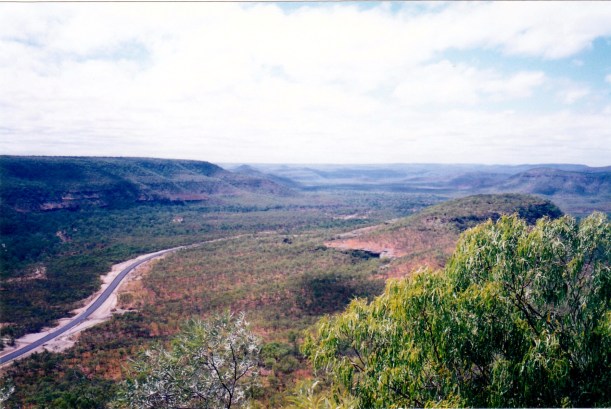 08-23-1998-07-view-sth-from-laura-escarpment