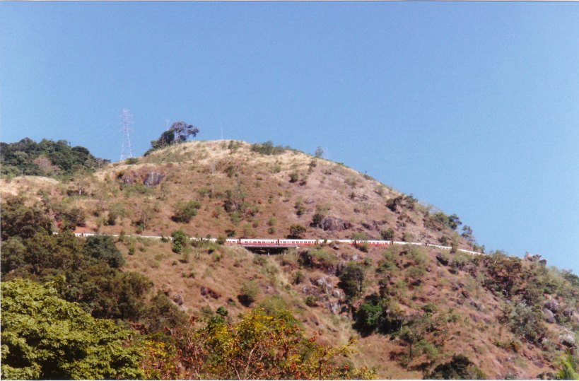 09-11-1998 kuranda train from Lake Placid CP.jpg