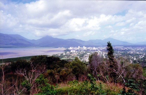 10-01-1998 01 Cairns city from Mt Whitfield.jpg