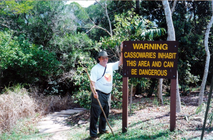 10-01-1998 02 mt whitfield walk track.jpg