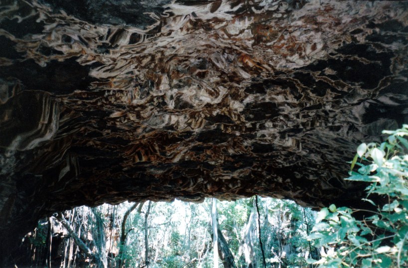 10-07-1998 03 lava tube roof Undara.jpg