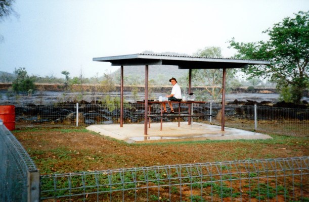 10-16-1998-01-wet-lunch-einasleigh