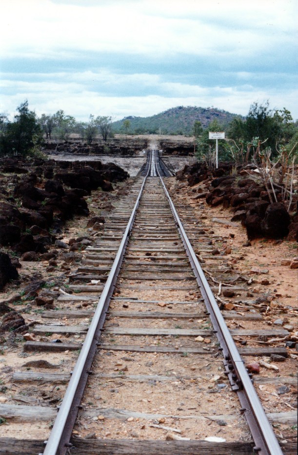 10-16-1998 05 Einasleigh rail line over river.jpg