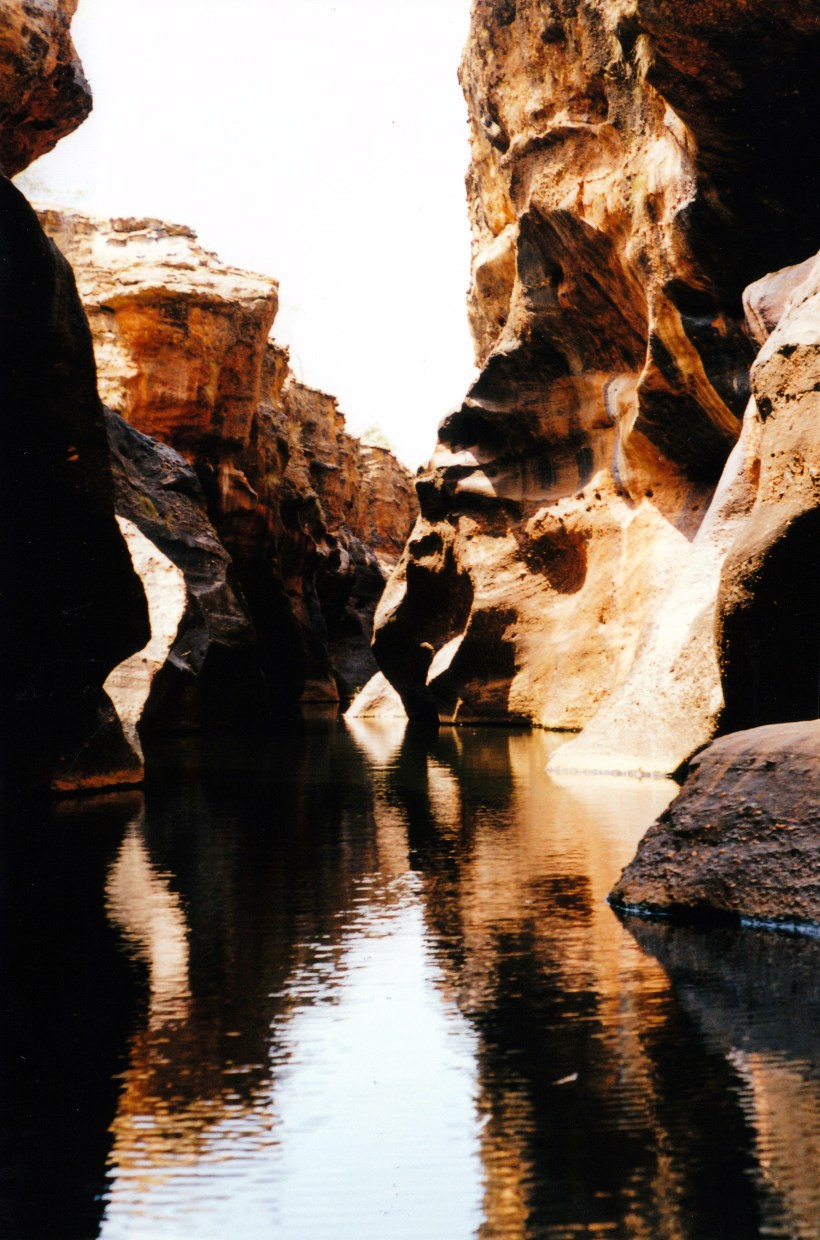 10-21-1998-09-cobbold-gorge-narrow-section-too