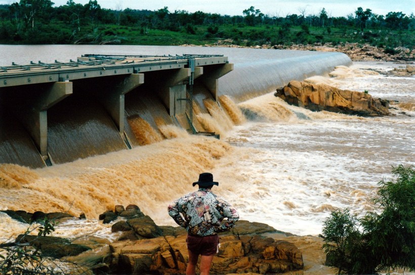 12-01-1998 07 dam burdekin.jpg