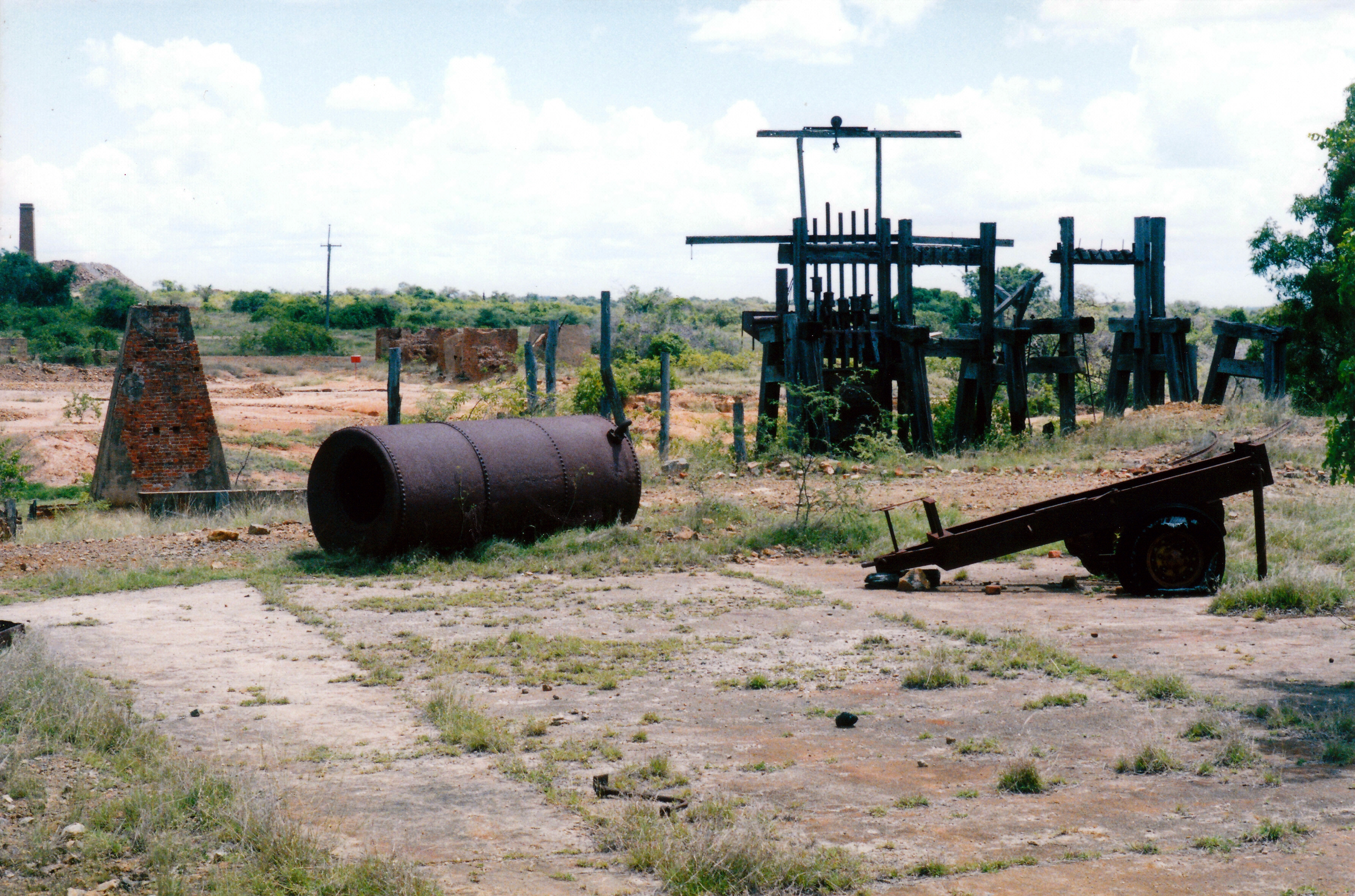 12-02-1998-05-ravenswood-smelter-remains