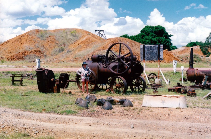 12-02-1998 06 Ravenswood relics.jpg