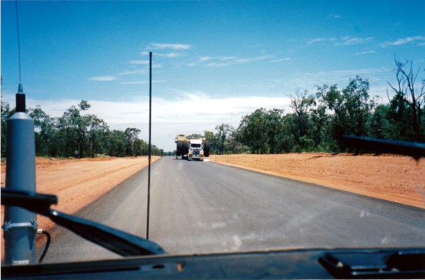 12-05-1998 wide load south of belyando.jpg