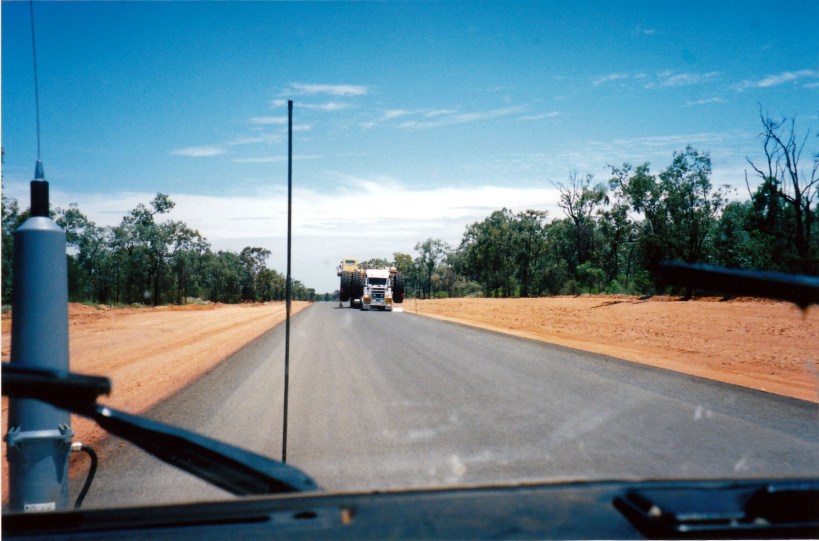 12-05-1998 wide load south of belyando.jpg