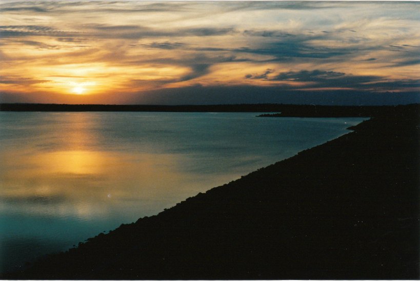 12-07-1998 sunset lake maraboon.jpg
