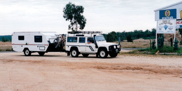 12-19-1998 bottleshop on Tropic of Capricorn near Sapphire.jpg