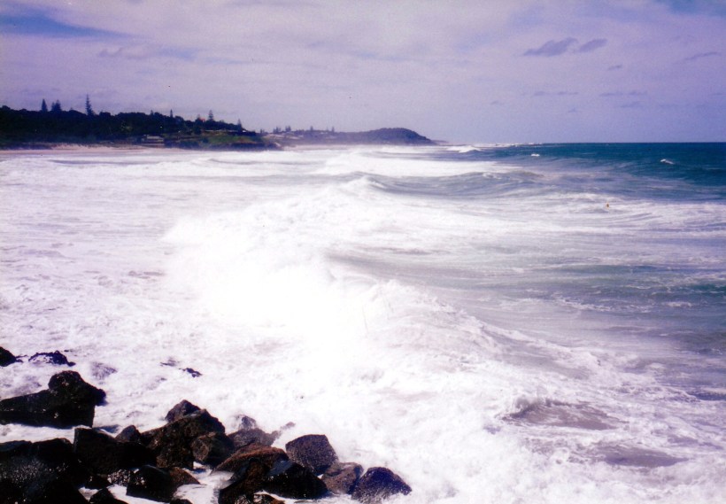 02-06-1999 ballina breakwall rough seas.jpg