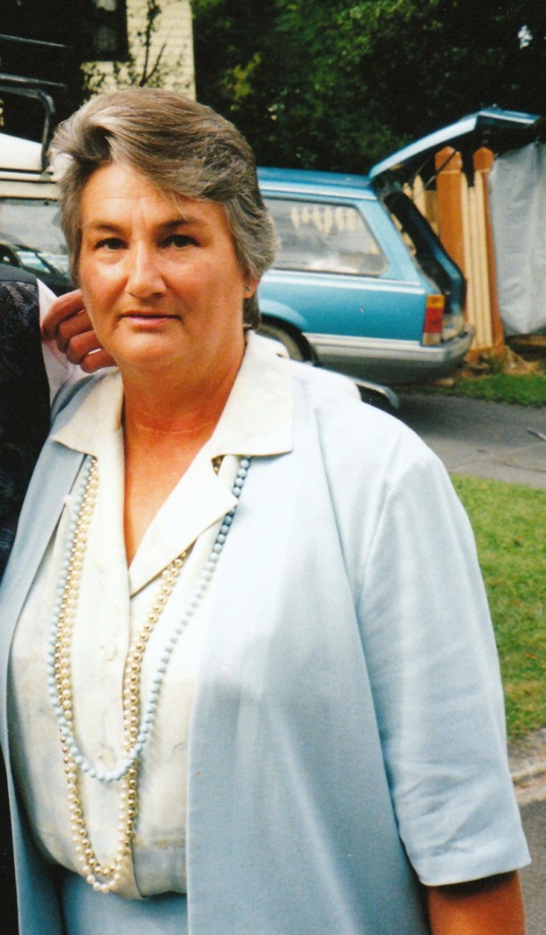 03-29-1999 wendy at wedding.jpg