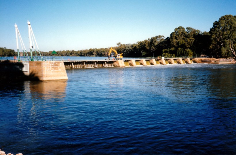 04-19-1999 Lock 10 Wentworth.jpg