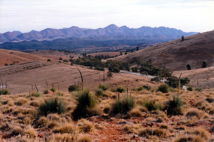 05-07-1999 09 Heysen Range with Wilpena entry centre.jpg