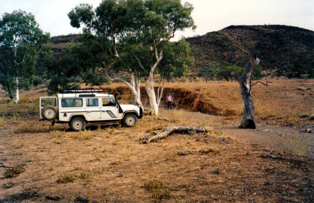 05-11-1999 10 Skytrek parked for lunch.jpg
