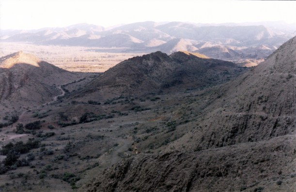 05-17-1999 08 track down from wilkiwillina gorge.jpg