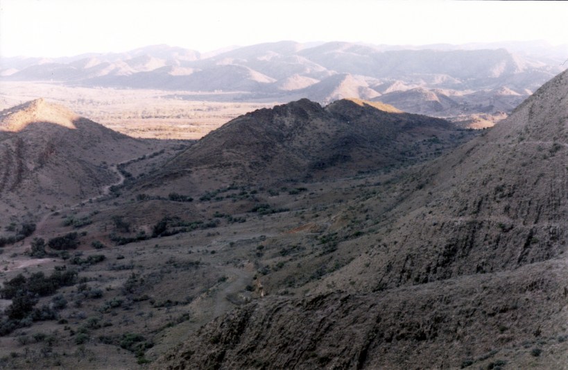 05-17-1999 08 track down from wilkiwillina gorge.jpg