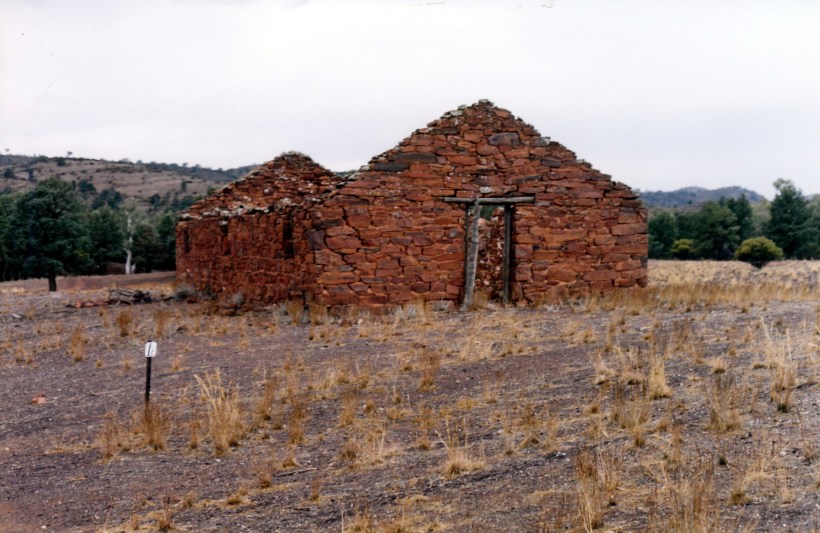 05-18-1999 09 Artimore old building