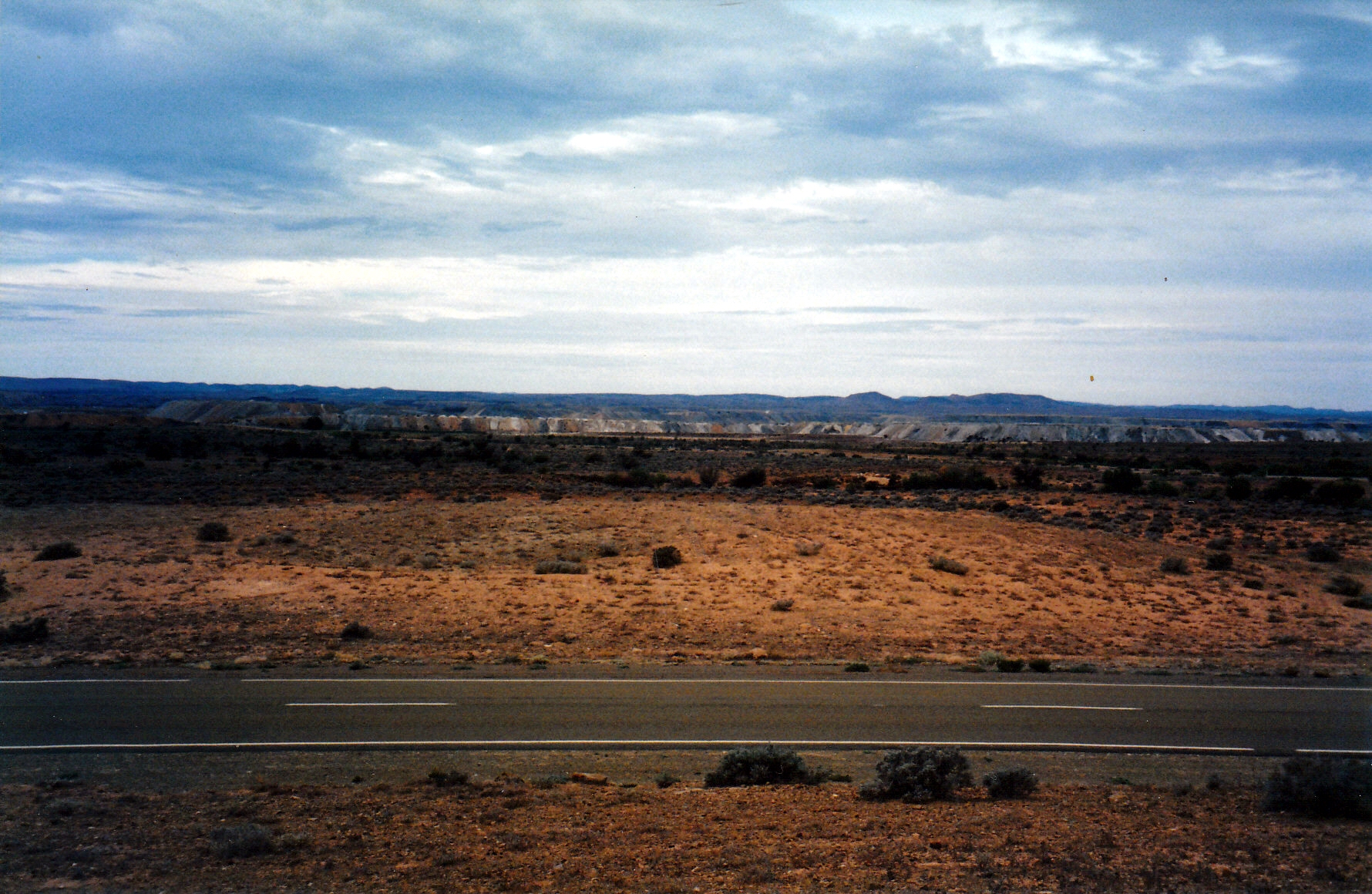 05-20-1999 04 coalfields from main road