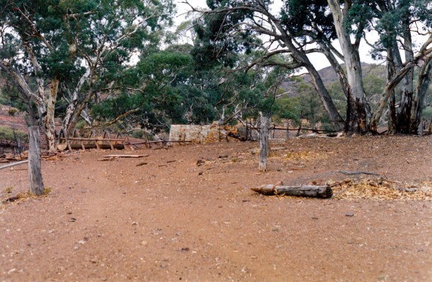 05-21-1999 05 Angepena old well.jpg