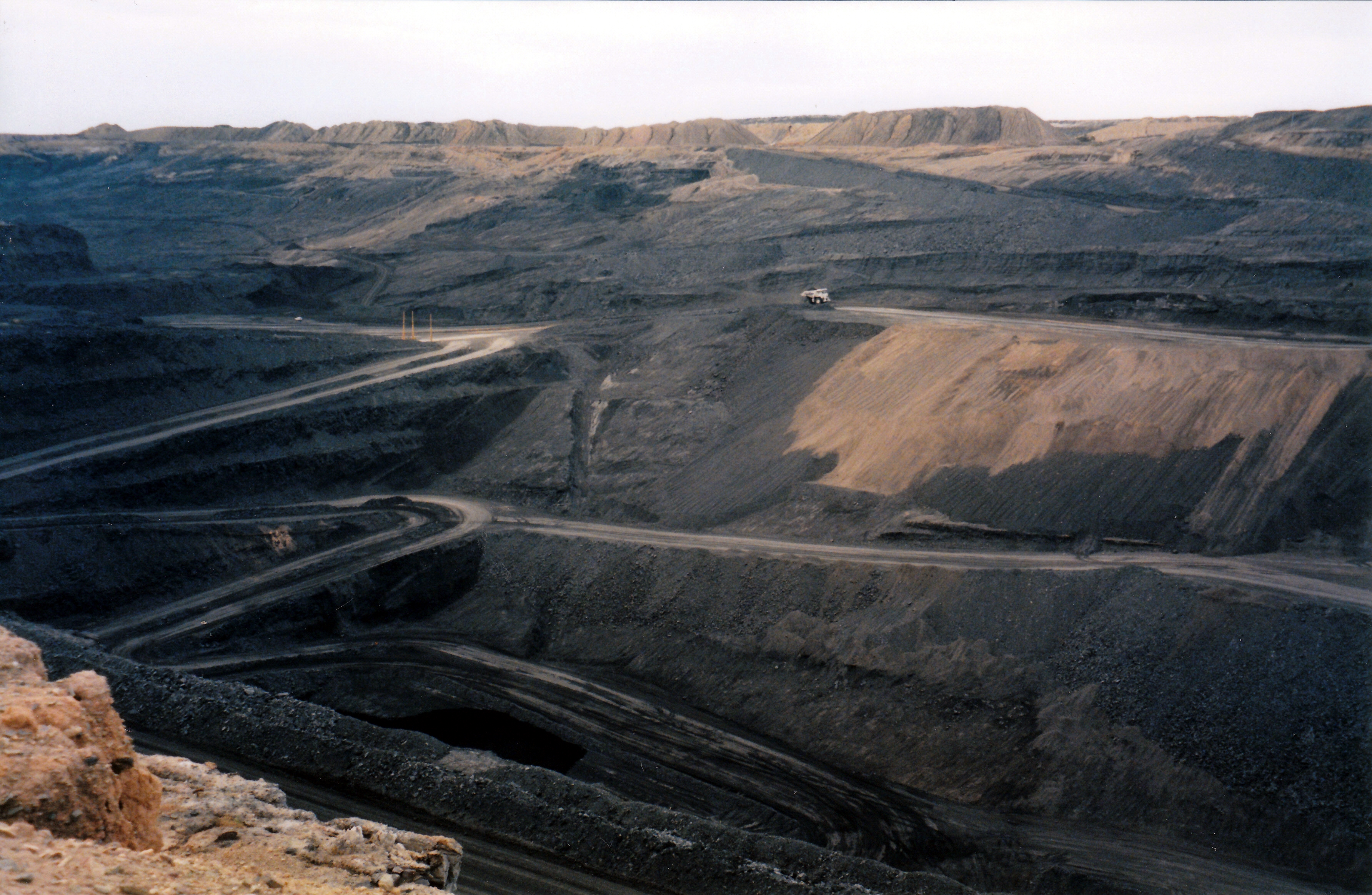 05-22-1999 01 open cut Leigh Creek.jpg