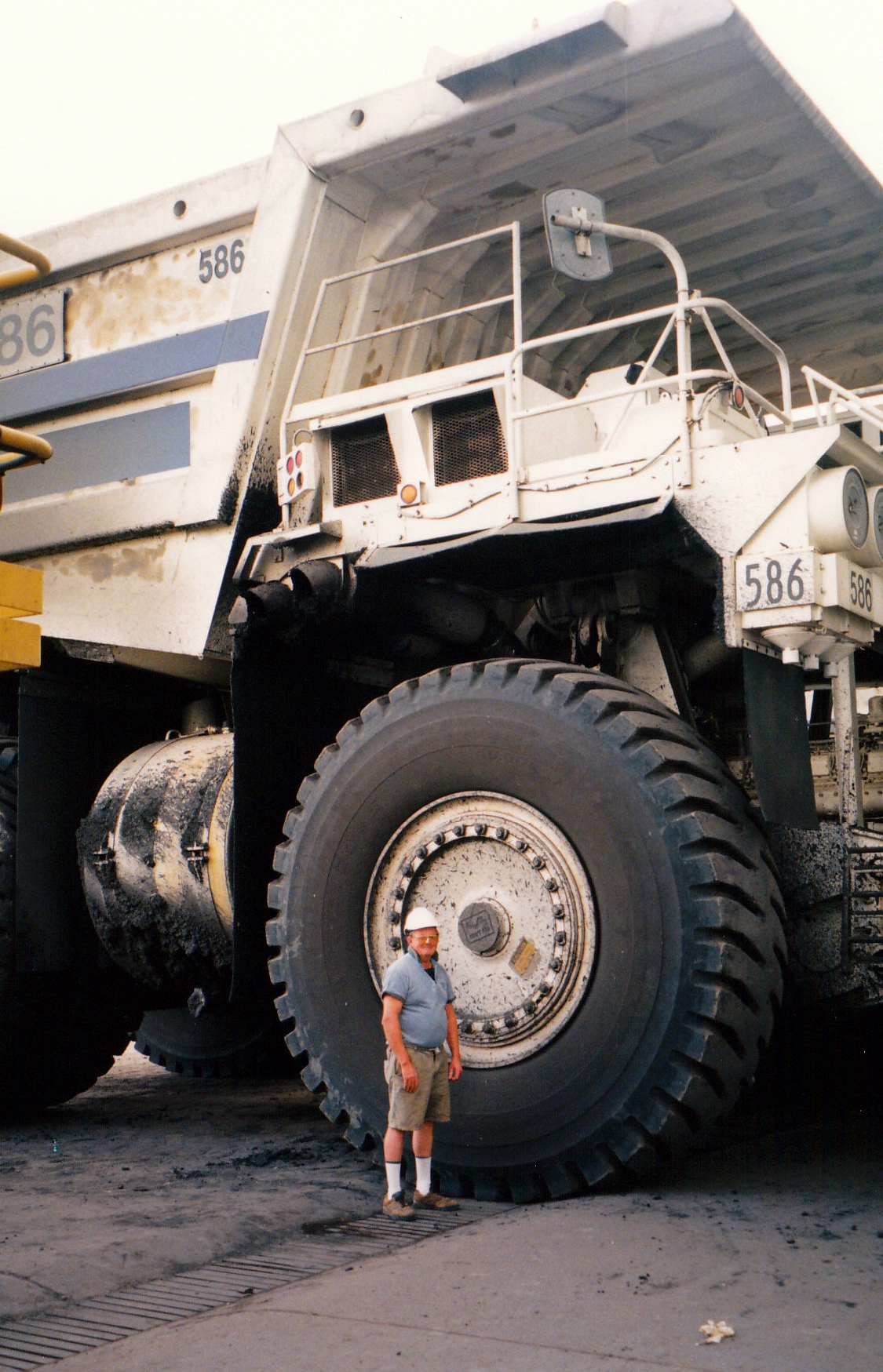 05-22-1999 05 leigh ck tour.jpg