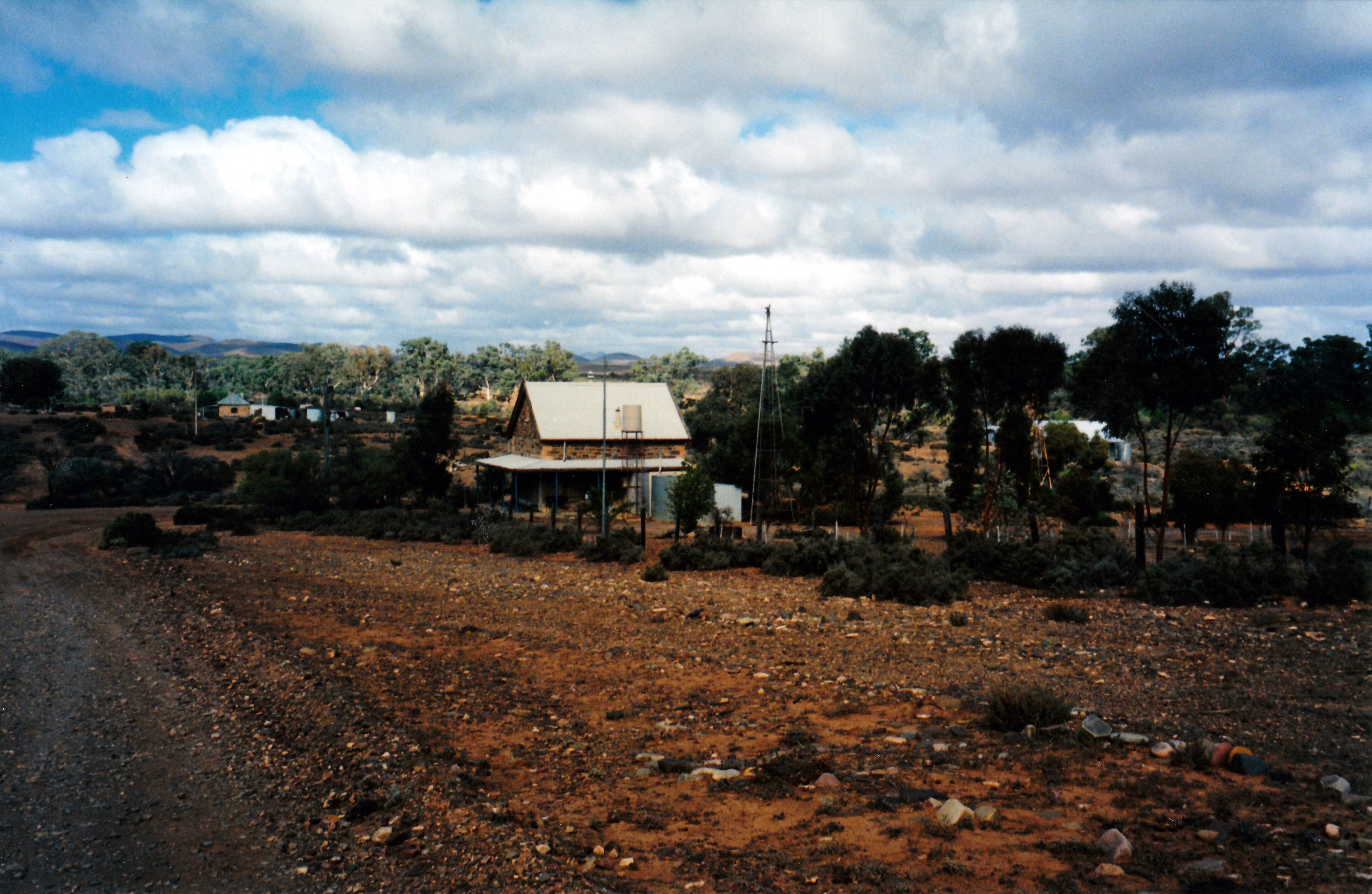 05-23-1999 03 Old schoolhouse Beltana