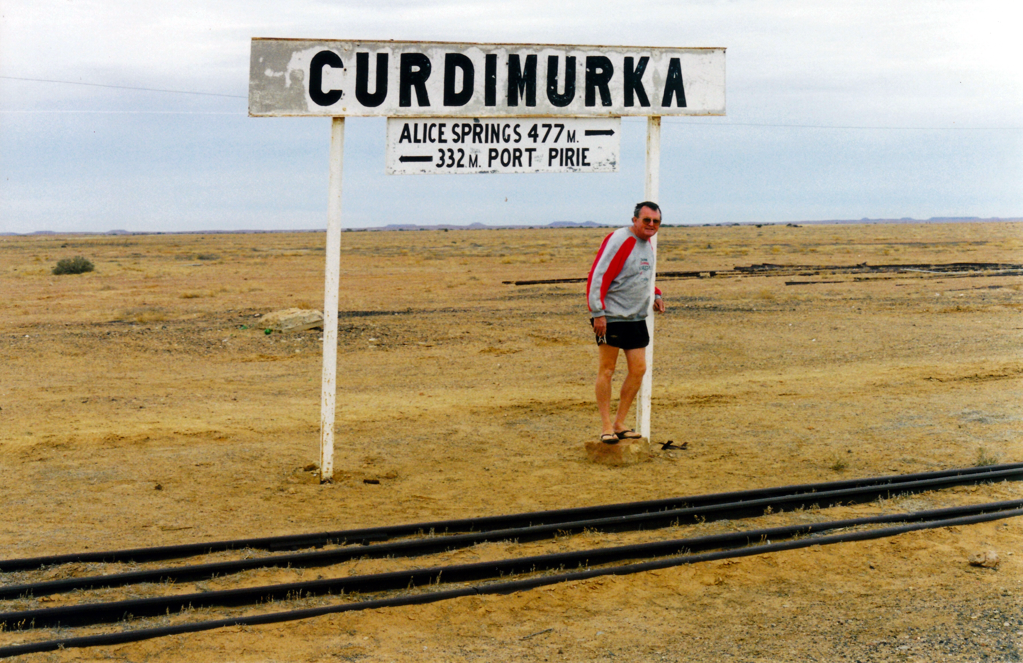 05-26-1999 07 J at Curdimurka siding.jpg