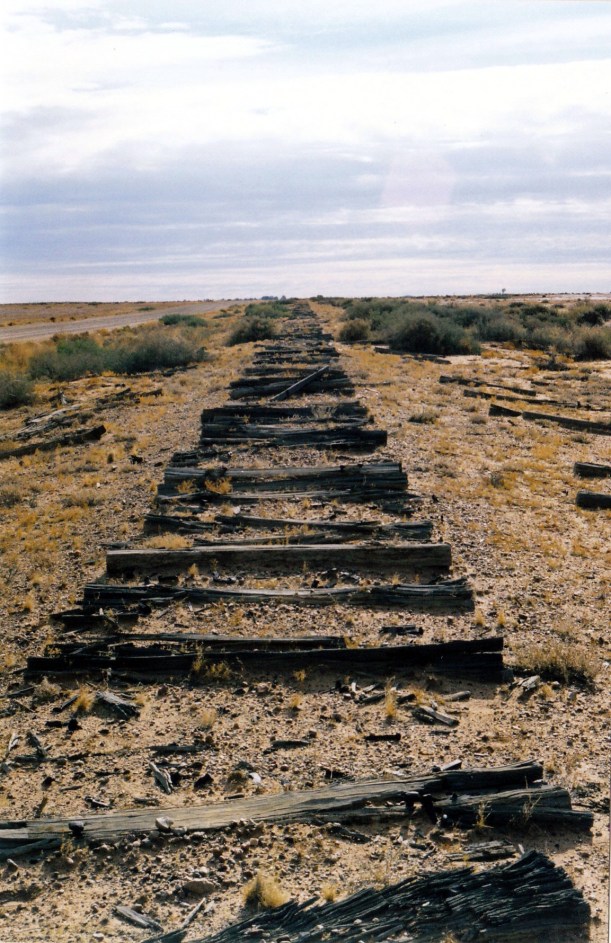 05-27-1999 04 old ghan rail remains.jpg