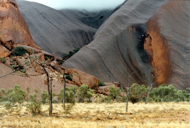 06-05-1999 Ayers Rock wet patterns.jpg