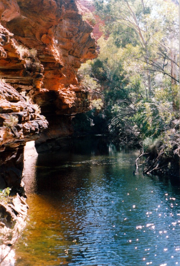 06-11-1999 17 Valley of Eden