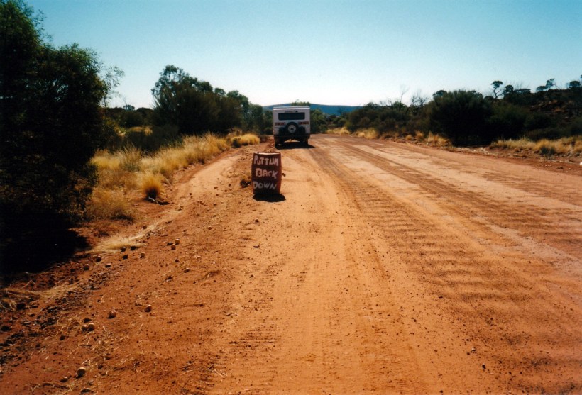 06-16-1999 03 meereenie loop more sign