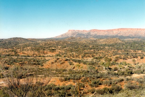 06-23-1999 10 Cassia Walk panorama RHS.jpg