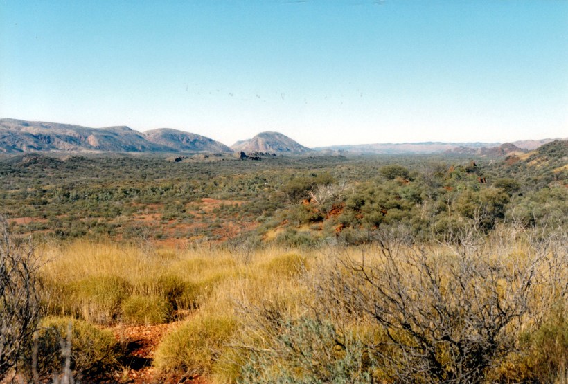 06-28-1999 LO 10 near Ochre Pits view towards Ellery Ck.jpg