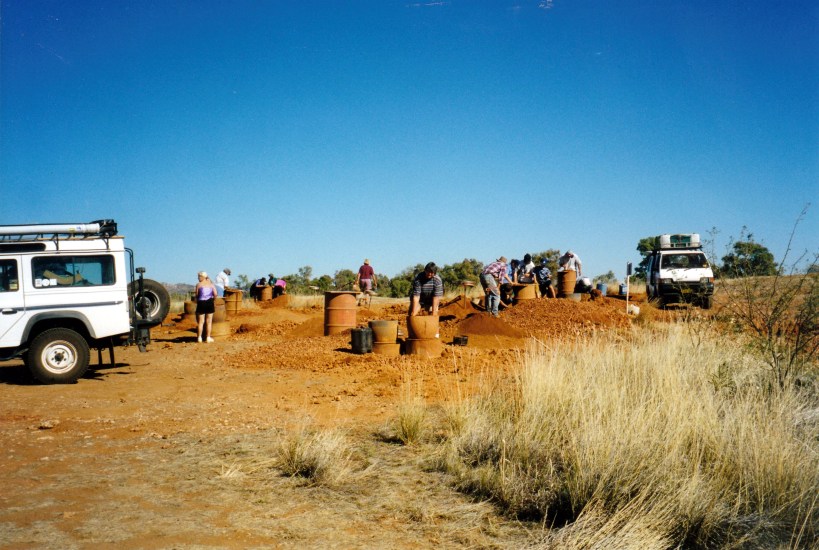 07-08-1999 learning zircon fossicking Mud Tank.jpg